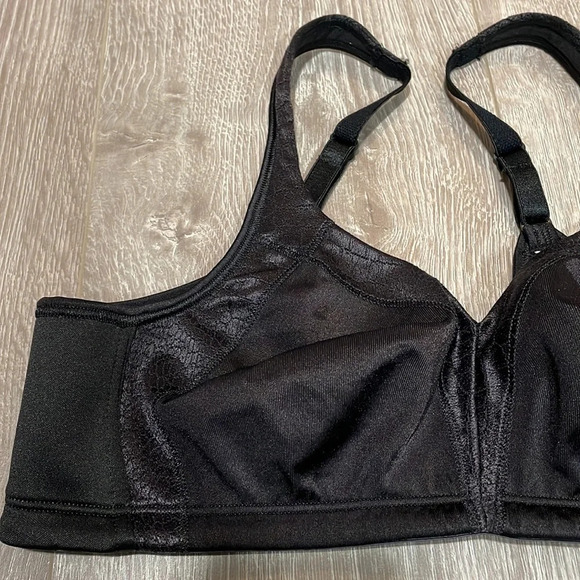 Playtex 18 Hour Back Smoother with Comfort Strap Full Coverage Bra Black 36B - Picture 2 of 14